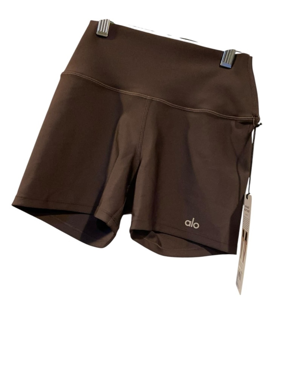 NWT Alo Yoga airlift shorts RAISIN Size XS - Picture 3 of 5